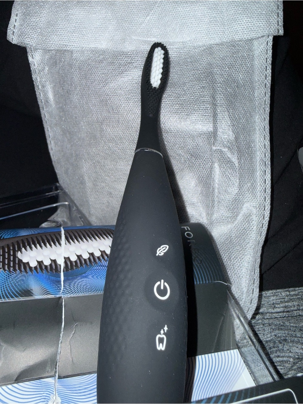 FOREO Issa 4 Plus Smart Sonic Toothbrush - Picture 7 of 9